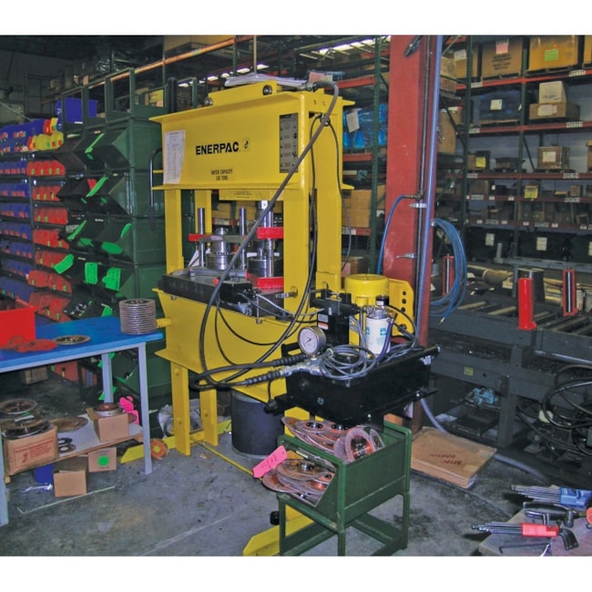 Adaptador para Manômetro 700 Bar GA2 ENERPAC-5a1d1277-09e6-4c67-ab1b-af7a898fe44a