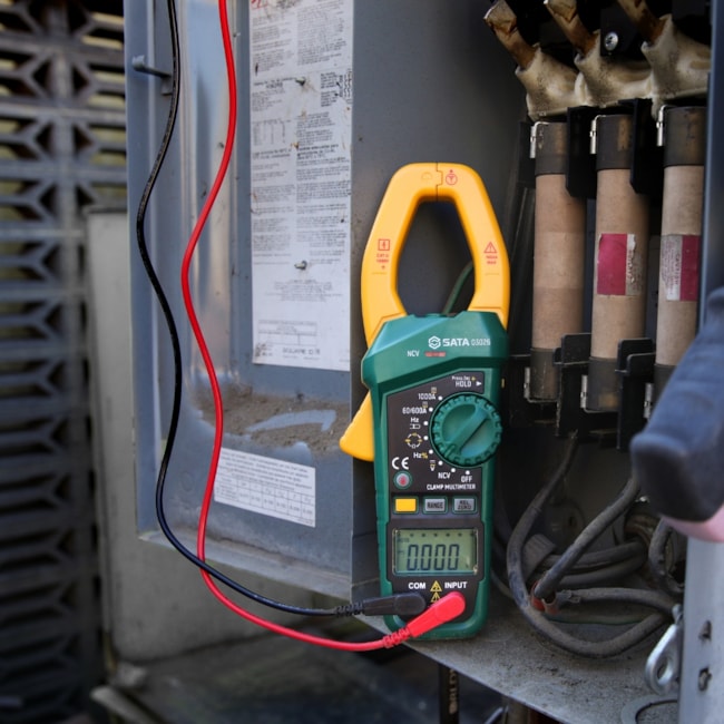 Alicate Amperímetro Digital 1000A (AC/DC) CAT III 1000V ST03026 SATA-53292fe0-4b14-4db6-95b4-d368ad1d73f2