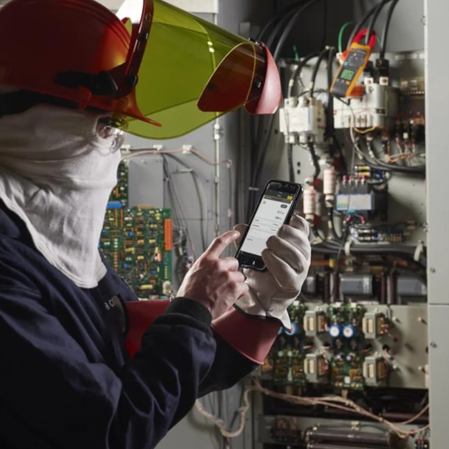 Alicate Amperímetro Digital 1000A FLUKE 377FC FLUKE-84e2e2c2-fa7a-4f5a-923a-ac7874e49b80