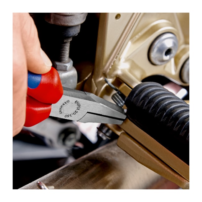 Alicate de Bico Chato 6.1/4