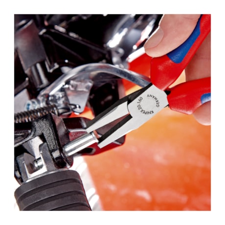 Alicate de Bico Chato 6.1/4