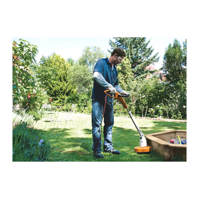 Aparador de Grama com Fio de Nylon 400W FSE 41 STIHL-a557281a-52f2-4943-9f65-7f6a6f0a5793