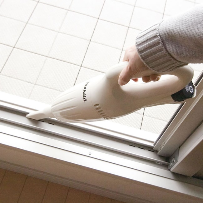 Aspirador de Pó 0.60 Litros 12V 1.3Ah com Bateria e Carregador CL100DW MAKITA-bca98bd9-6bc3-4a64-8fc2-1da5d0e3d1a2