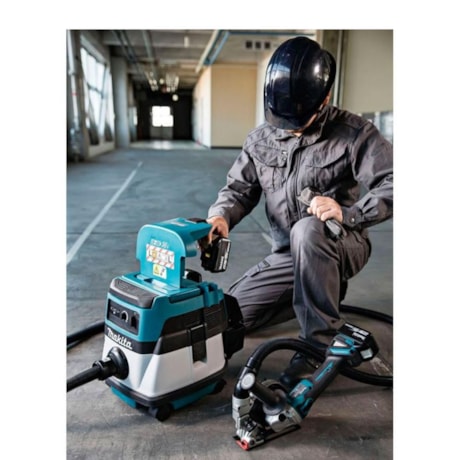 Aspirador de Pó e Água 8 Litros 36V com 2 Baterias 18V 4.0Ah e Carregador DVC860LRM2 MAKITA-546bc04a-a833-4806-ba22-a1fd958a4171