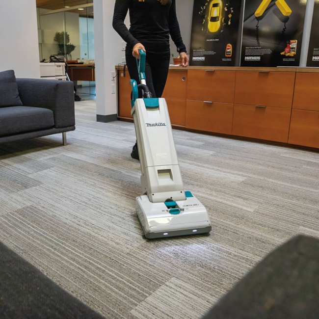 Aspirador de Pó Vertical 5 Litros 36V com 4 Baterias 18V 5.0Ah Carregador Duplo e Maleta DVC560Z MAKITA-7300c7ed-a533-4486-9fd8-b0ea95d7828d