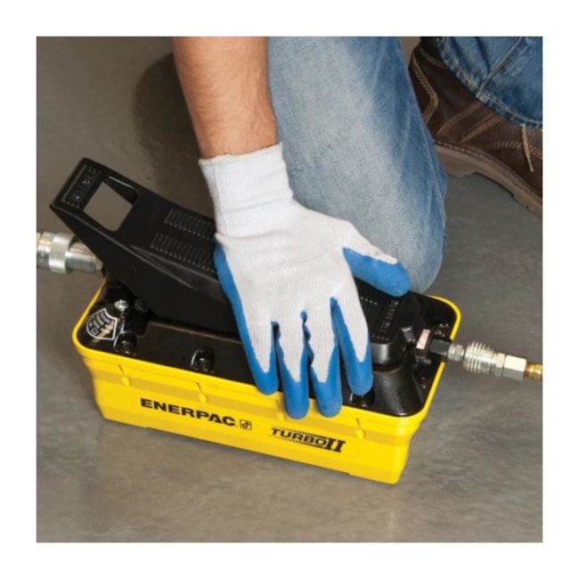 Bomba Hidráulica Compacta com Acionamento Pneumático 700 Bar 2081 cm³ Óleo Utilizável Simples Ação PATG1102N ENERPAC-09b735b9-8c61-435a-aa4a-b0a7b4e649cb