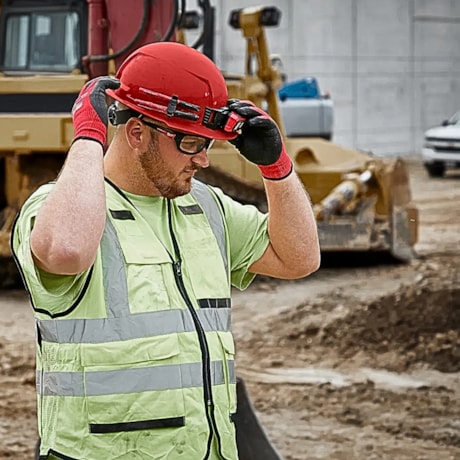 Capacete de Segurança Classe E com Aba Frontal Vermelho 48-73-1108 MILWAUKEE-1c3b6d0b-1b06-433c-aacc-c4b4fe519910