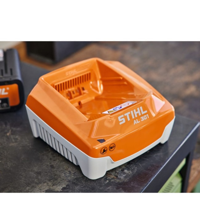 Carregador de Bateria 110V AL 301 STIHL-a9d4d188-ab9b-4ba3-ad23-9c1dfa8e4023