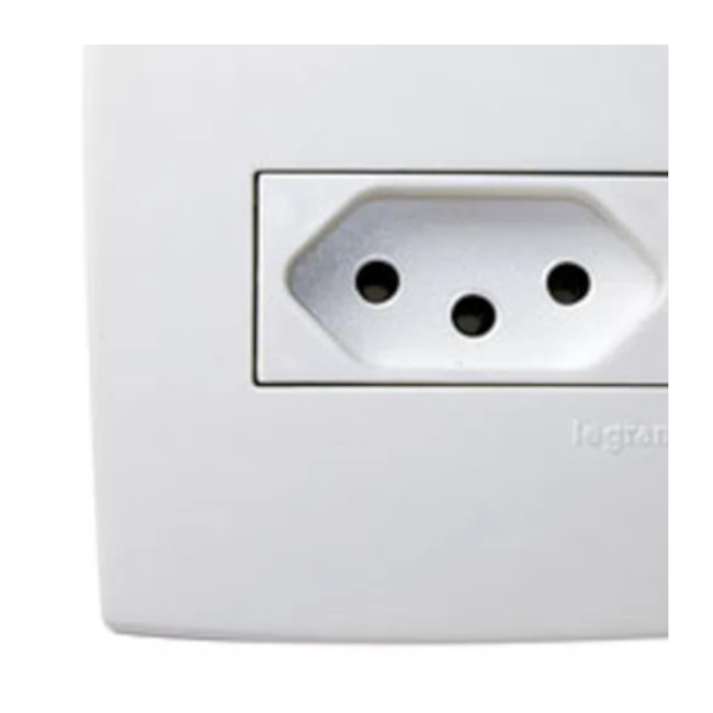 Conjunto de Interruptor Simples e Tomada 2P+T 4x2 10A 250V 615074 PIAL-a2687c37-c6bf-4f4a-8d31-597932307fe7