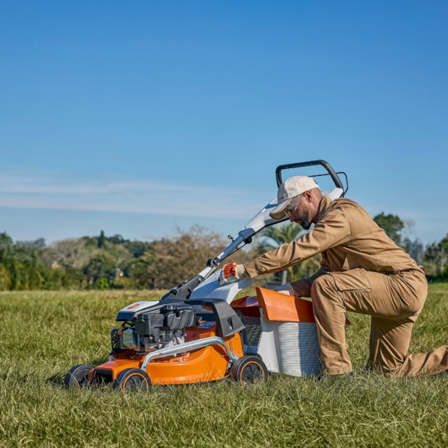 Cortador de Grama à Gasolina com Recolhedor 2.5HP 4 Tempos 46cm RM 248.3 STIHL-17dd3e61-5b52-4c1e-bfaa-d1ad52c8d875