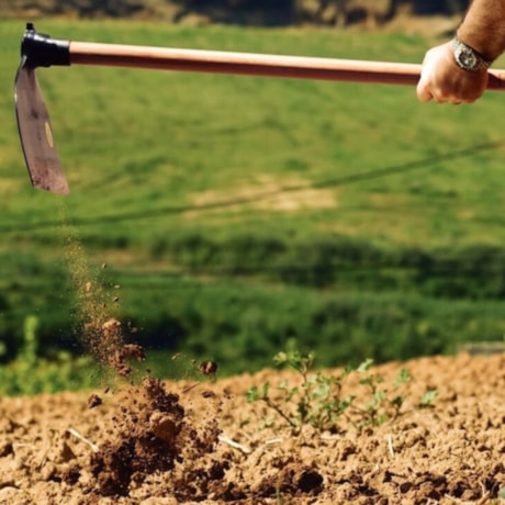 Enxada Larga 2.0 em Aço com Cabo de Madeira 130cm 77214704 TRAMONTINA-373c0a71-8b37-45f4-b246-53d20224b60a