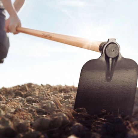 Enxada Norte 2.5 em Aço com Cabo de Madeira 145cm 77260754 TRAMONTINA-5a405925-e875-42a2-8568-ce3259ef094c