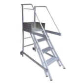 Escada de Aluminio Trepadeira 3 Degraus e Corrimão 2 Lados TR 102/TR 101 Escada de Aluminio Trepadeira 3 Degraus e Corrimão 2 Lados TR 102/TR 101