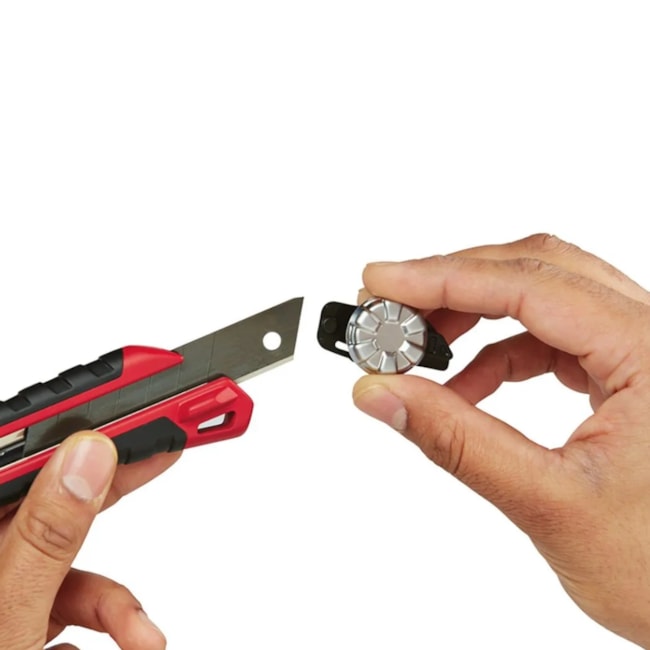 Estilete Profissional 18mm Cabo Plástico Emborrachado 48-22-1961 MILWAUKEE-c3119ba7-5752-450b-b2d4-892a8e92c11f