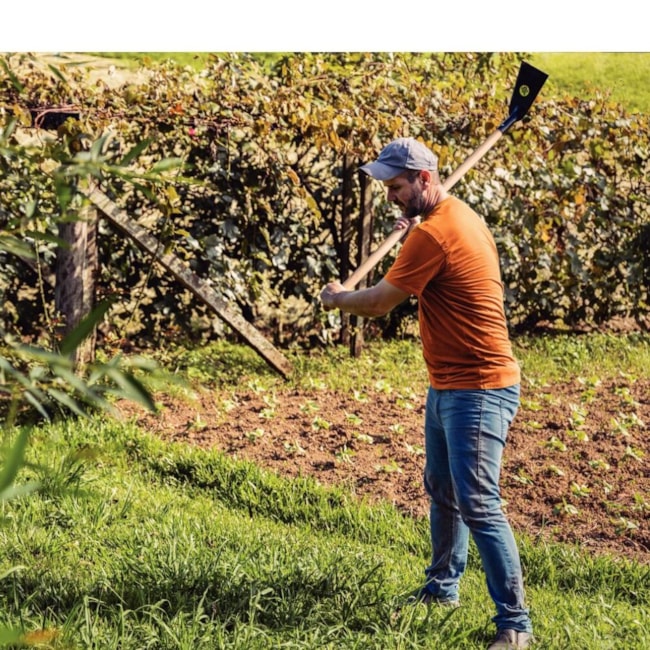 Estrovenga Metálica com Cabo de Madeira 110cm 77635585 TRAMONTINA-249cfbc0-05e0-4ff1-b2f0-12c37a7738f0