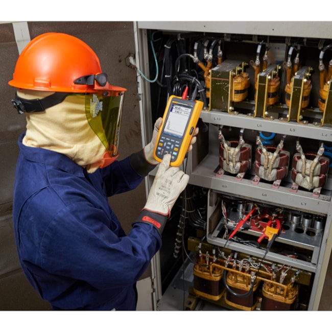 FLUKE 125B/S Osciloscópio Industrial Portátil 40MHz FC FLUKE-e9caaf3e-108a-41ec-92bb-258a55171bb4