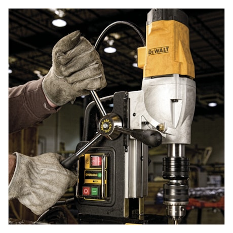 Furadeira com Base Magnética 1200W com Maleta 220V DWE1622K-B2 DEWALT-7400060f-904f-4436-80ad-eff5e9adff70