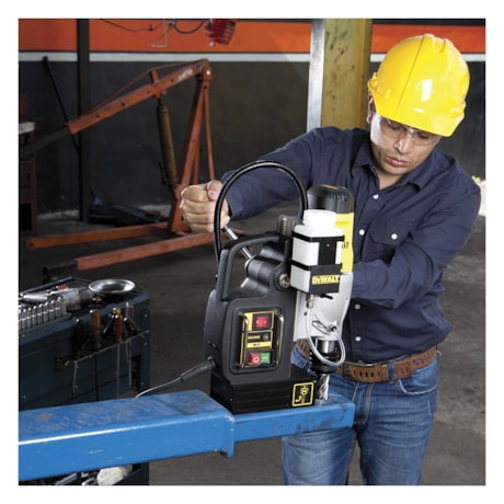 Furadeira com Base Magnética 1200W com Maleta 220V DWE1622K-B2 DEWALT-9cfb1324-080d-4718-b776-e58d1e73f675