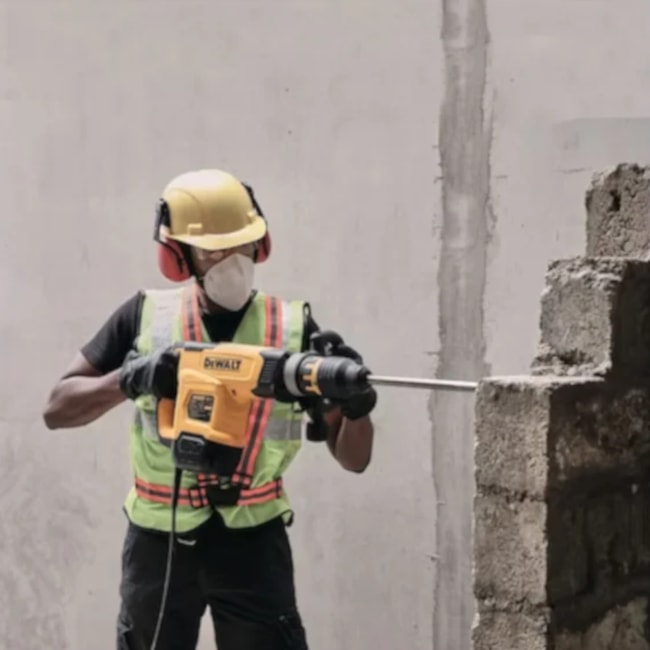 Kit Martelo Demolidor DEWALT D25881K 1700W 220V SDS Max + Trena Manual Irwin IW13950 5 Metros-1831091a-68b9-47ed-ab77-39443f736bc1