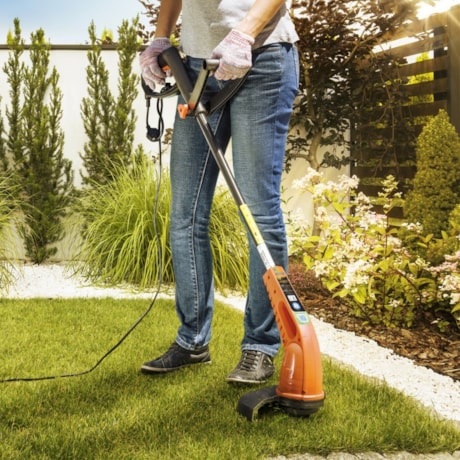 Kit para Jardinagem Aparador de Grama 1500W AP1500T 79634153 TRAMONTINA + Tesoura para Poda + Vassoura Plástica-4ce437be-a85a-460d-b6ce-a14cd9ce7920