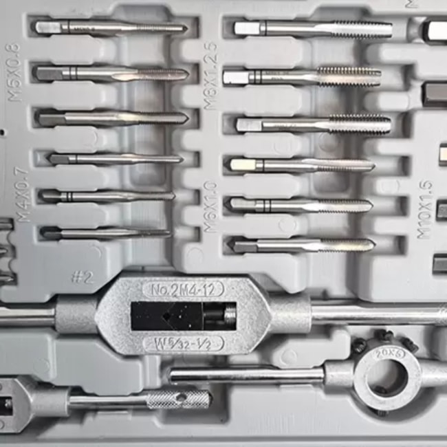 Kit para Roscar em Milímetro HSS com 45 Peças 42183 HTOM-78743bd1-f85b-473a-8066-8e394e95e4dd