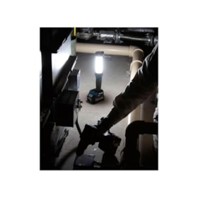 Lanterna de LED 40V sem Bateria e sem Carregador ML002G MAKITA