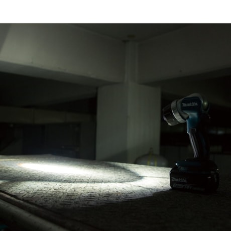 Lanterna de LED Cabeça Giratória 18V sem Bateria e sem Carregador DML808 MAKITA-2f476f33-f0e1-4904-b6a2-45d806573991