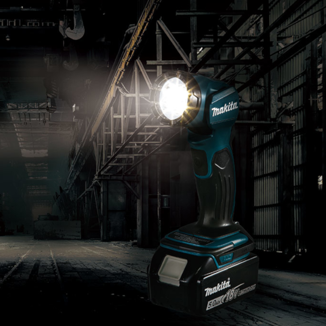 Lanterna Refletora de LED 18V sem Bateria sem Carregador DML815 MAKITA-2ff59089-3da6-4de7-b407-fcb4a8a3a219