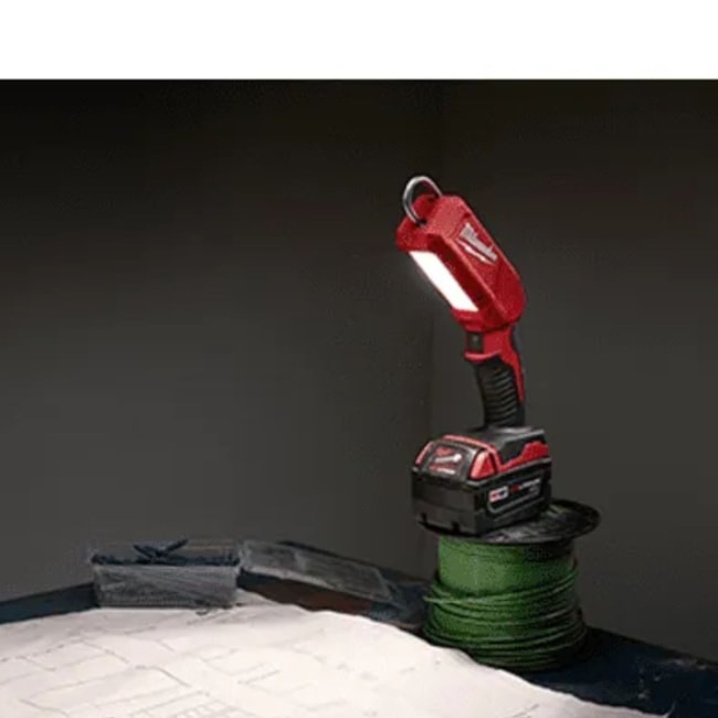 Lanterna Refletora LED 18V sem Bateria e sem Carregador 2352-20 MILWAUKEE-a3cb480a-9cc8-4737-ad68-a77a0515cc3e