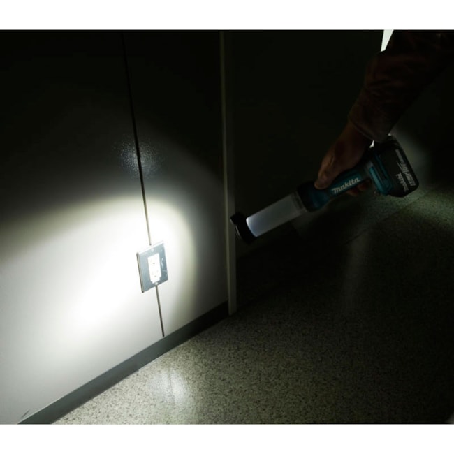 Lanterna Refletora LED 18V sem Bateria e sem Carregador DML807 MAKITA-9e050217-fe9b-423b-a461-225004f569bb