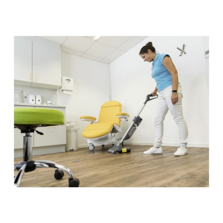 Lavadora e Secadora de Piso 300mm 200m 2/H 220V Monofásico BR 30/1 C KARCHER-8eb0a811-0ffe-4aaf-8b22-e81d15710b49