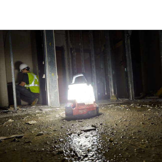 Luminária Compacta de Led 18V 4000 Lumens sem Bateria e sem Carregador 2145-20 MILWAUKEE-6d4a4a3f-f713-4bd3-b74c-3a64bad748e9