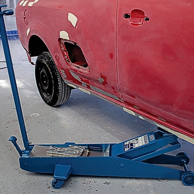 Macaco Jacaré Longo 2 Toneladas Roda de Ferro com Porta Ferramentas J2200 BOVENAU-f97b88e3-2458-4b27-8e0f-f007bcf86407