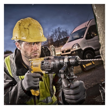 Martelete Perfurador Rompedor 800W 26MM com Maleta D25133K DEWALT-dc23f974-3829-4f3e-a0d0-107808e3010b