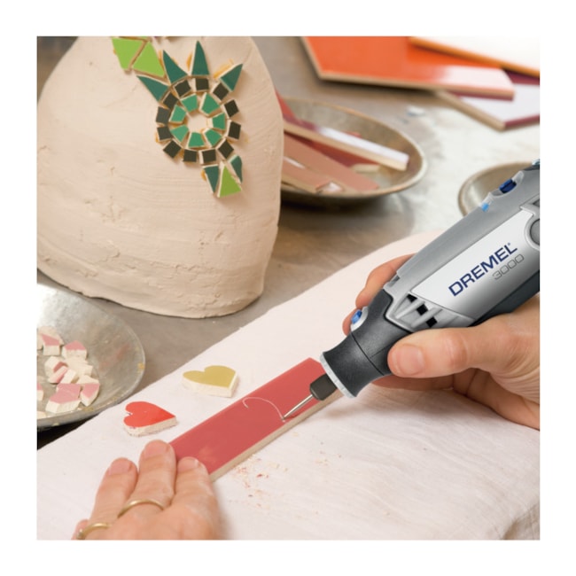 Micro Retífica 3000 com 30 Peças + 2 Acoplamentos + Suporte Vertical 2615222232 DREMEL-5bf6176f-5679-4a0c-b8f9-92512c301474