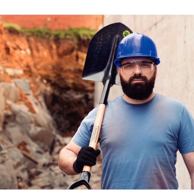 Pá de Bico com Cabo de Madeira 71cm 77460424 TRAMONTINA-228c9979-9115-46a2-8af6-a456a7e6268d