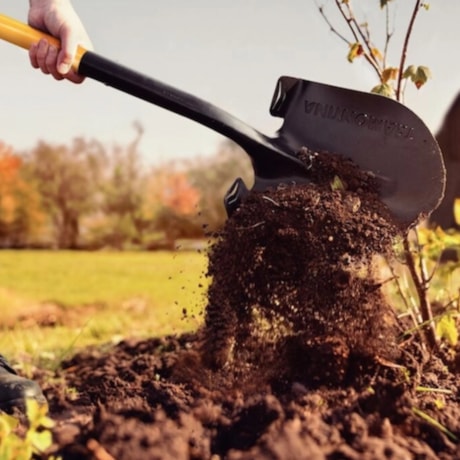 Pá de Bico Metálica 120cm com Cabo de Fibra 77416802 TRAMONTINA-be728659-2c61-4183-9216-adb9040631ad