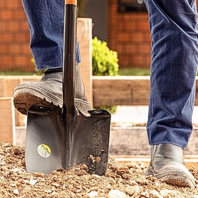 Pá de Bico Tramontina 120cm em Aço com Cabo de Madeira 416/20 77416524 TRAMONTINA-c7abffac-54eb-4170-be46-f9074f96ab0e