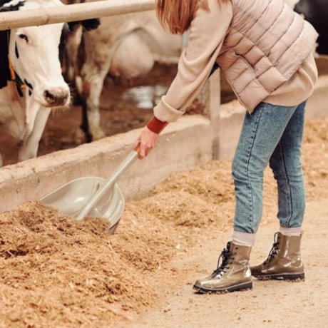 Pá em Plástico com Cabo de Madeira 79cm Empunhadura Ergonômica 77540425 TRAMONTINA-75b69bf4-b93c-4bf9-ba22-0d72c5b20356