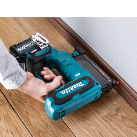 Pinador F 35MM 40V com Bateria 1.5Ah Carregador 220V e Maleta PT001GD101 MAKITA-9f522a86-1bf2-4ce6-b42a-70f6c905aaa2