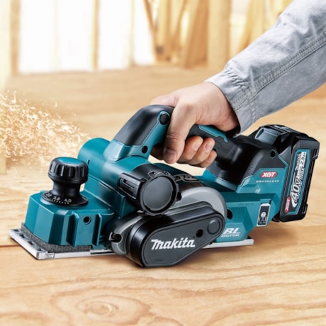 Plaina 40V 82MM sem Bateria e sem Carregador KP001GZ MAKITA-2c66c06e-3ff3-4b12-ba40-43eb47d2ae21