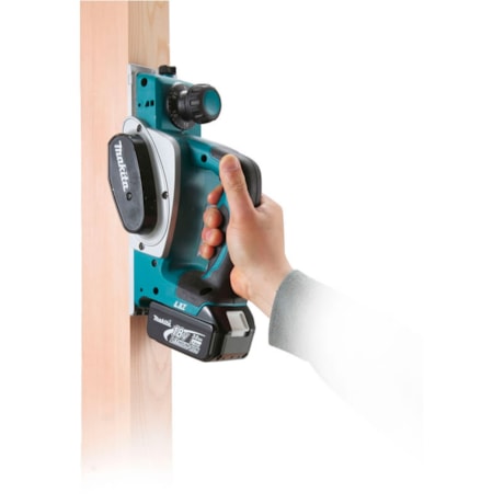 Plaina 82MM 18V com 2 Baterias 3.0Ah Carregador 110V/220V e Maleta DKP180RFE MAKITA-4d36bc70-f27b-4e70-8f92-0fc19ccd0d66