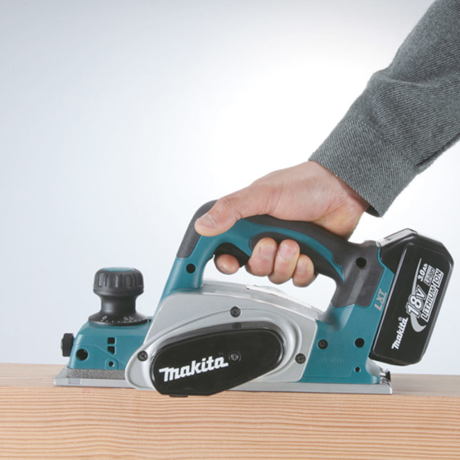 Plaina 82mm 18V sem Bateria e sem Carregador DKP180Z MAKITA-28015b30-f2e8-469b-9474-c0b5e221619c