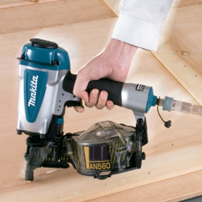 Pregador Pneumático 350 a 400 Pregos de 2.1mm AN560 MAKITA-a84ff9cb-ec30-4df1-9d0f-aa86d3d3d9ae