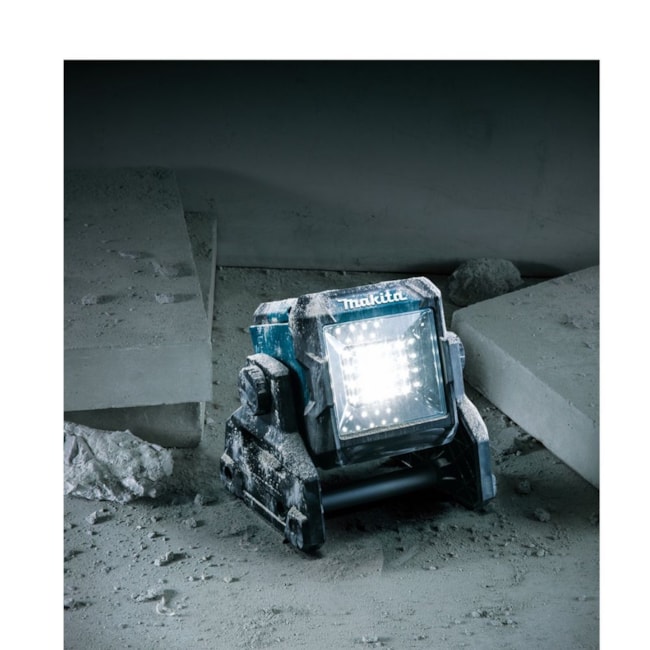 Refletor LED 40V Cabeça Giratória 240º sem Bateria e sem Carregador ML003G MAKITA-75e45d3b-c883-4609-be8f-d2319305b440