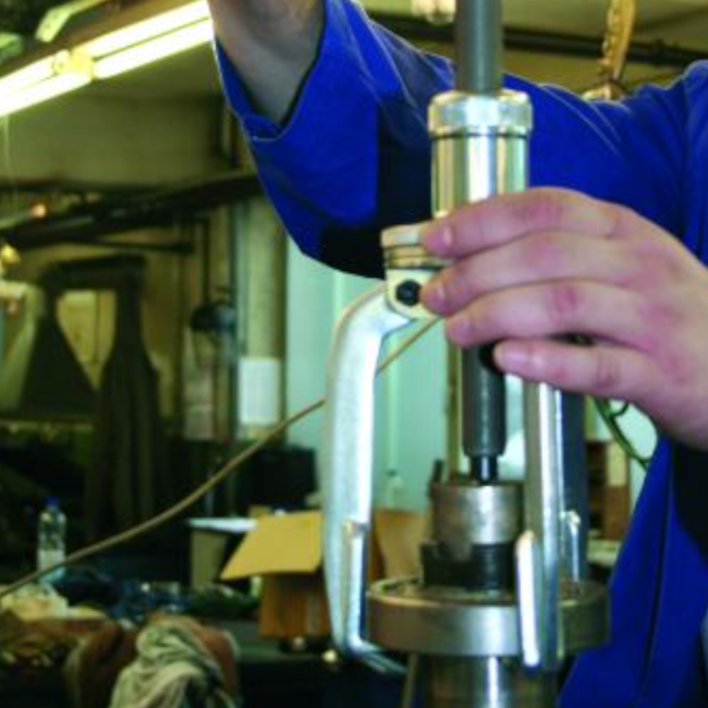 Saca Polia 3 Garras 6.5 Ton. com Giro e Extração 1.09/1 GEDORE-5e38bed9-1b5f-449b-baef-13ab60b5de57