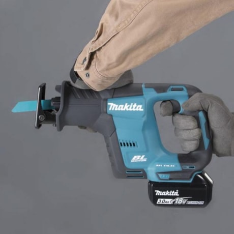Serra Sabre 18V 3000GPM com 2 Baterias 3.0Ah 1 Carregador 110V/220V DJR188RFJ MAKITA-d1105ba0-27a9-447a-8af7-bb15ff4bad5c