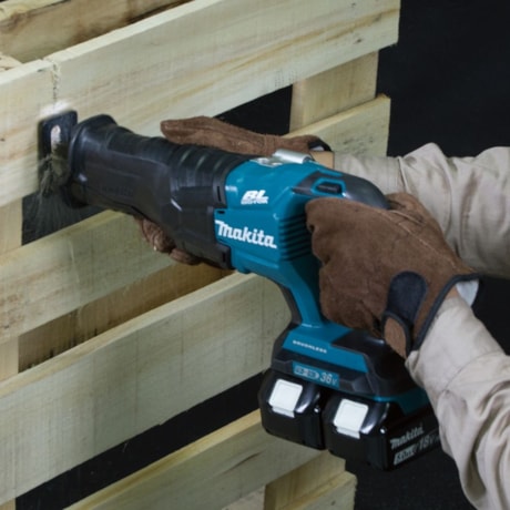 Serra Sabre 18V 3000GPM com 2 Baterias 3.0Ah 1 Carregador 110V/220V e Maleta DJR360RF2 MAKITA-93b719f6-81d1-4e93-8bcc-40565839d2dd