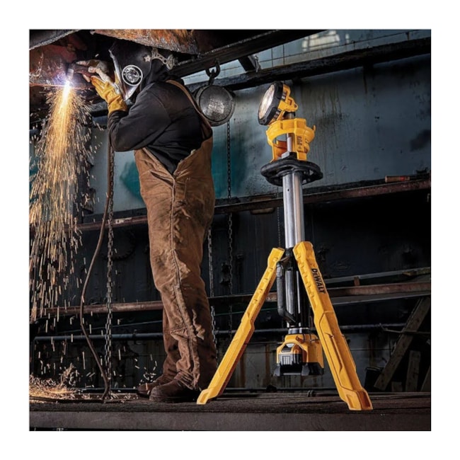 Torre de Iluminação LED 20V 3.000 Lúmens sem Bateria e Carregador DCL079B DEWALT-1dde702e-3846-44b0-8a62-a5720bff6000