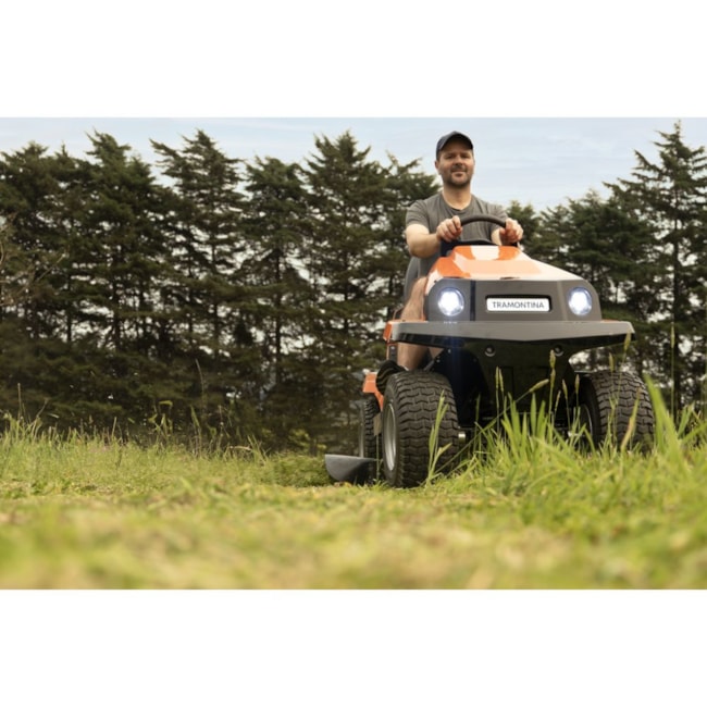 Trator Cortador de Grama Dirigível Trotter 16.5HP 500CC 4T Gasolina 40